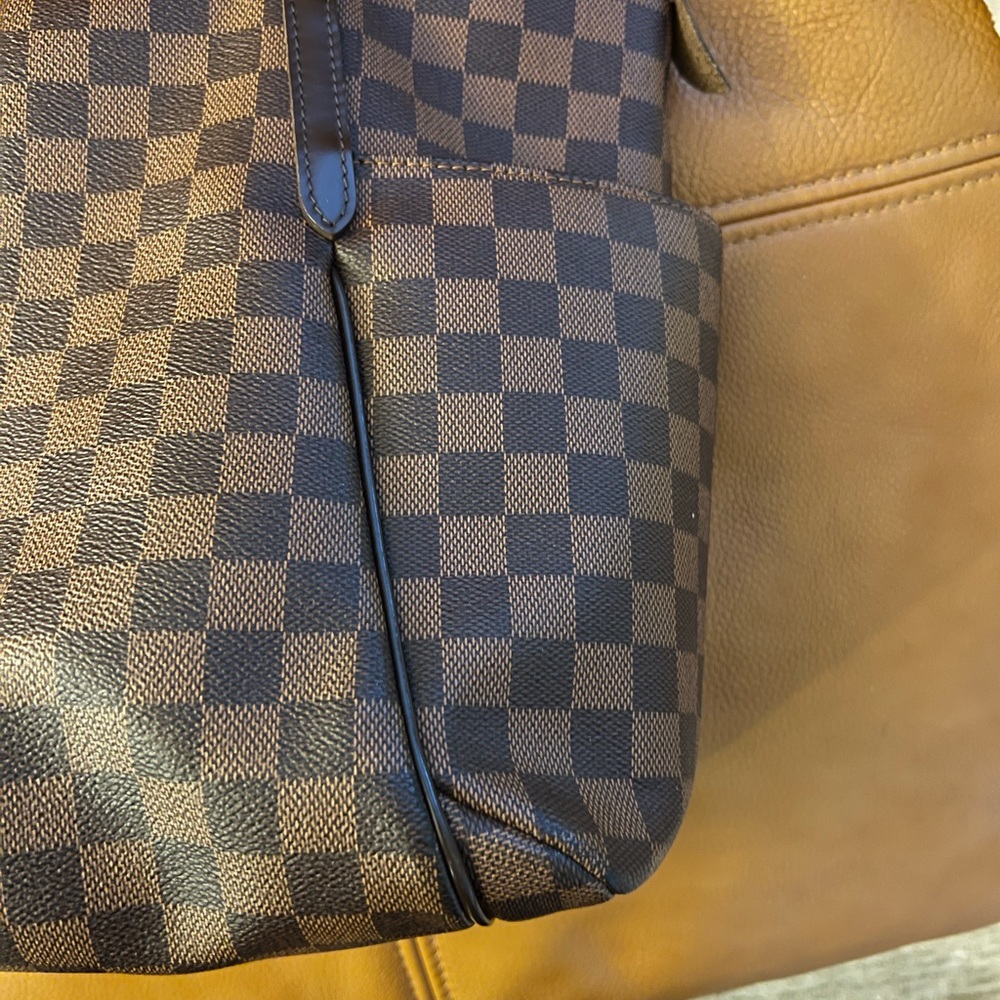 Louis Vuitton - Picture 10 of 12